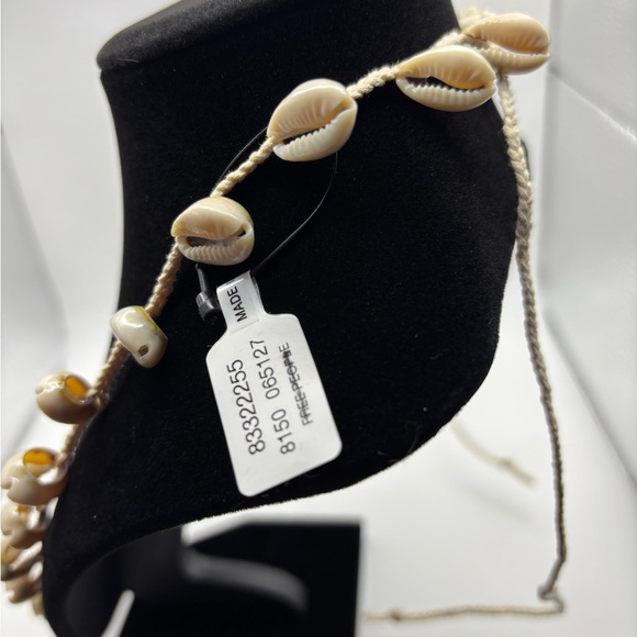 Free People Maui Shell Necklace Bohemian Beach Neutral Natural Resort Vaca NEW - Picture 4 of 5